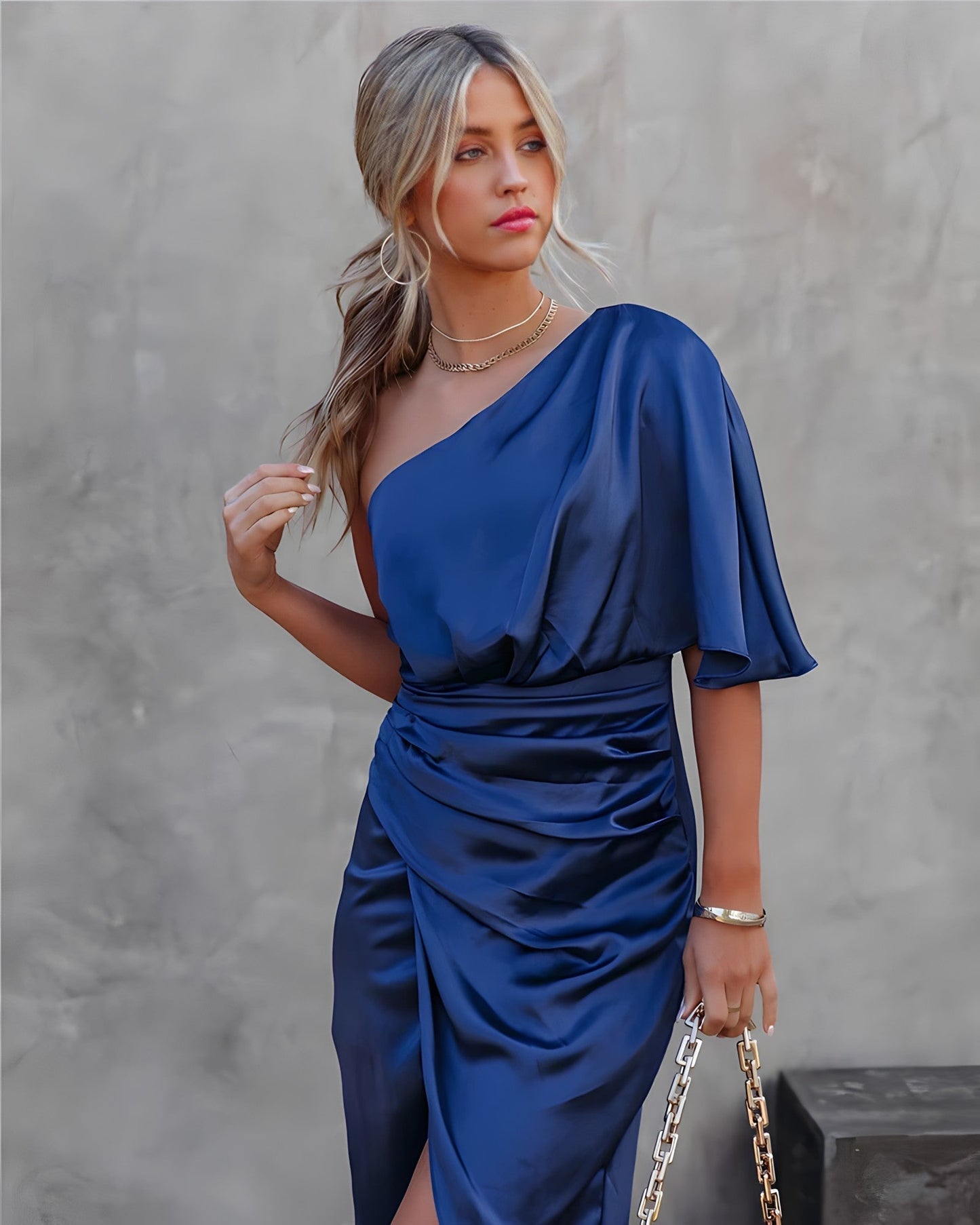 Sophie – Elegantes Abendkleid mit One-Shoulder-Design