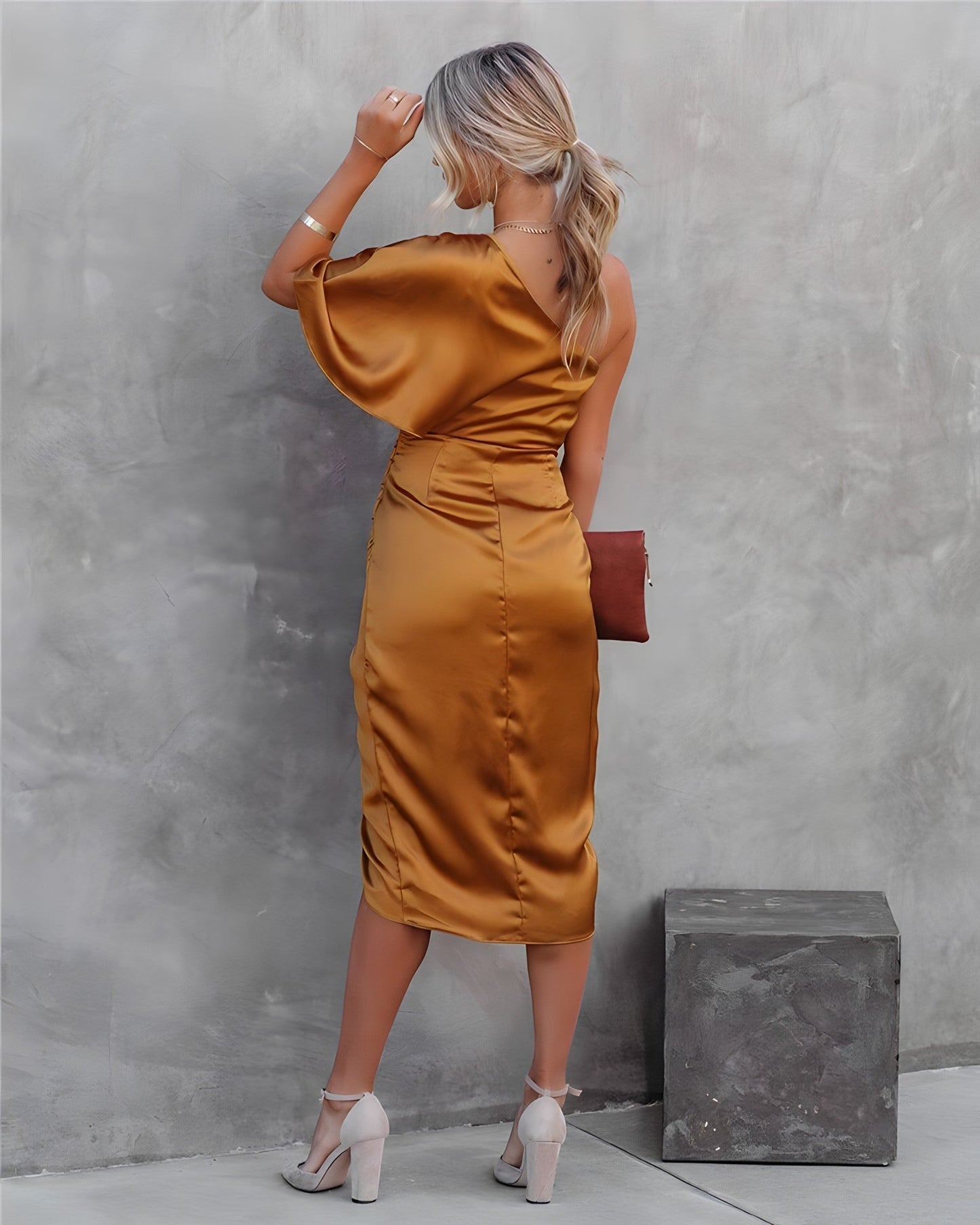Sophie – Elegantes Abendkleid mit One-Shoulder-Design